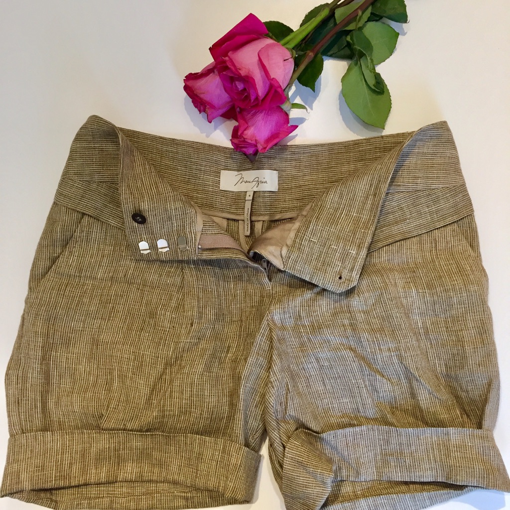 Max Azria Like New Linen Dressy Shorts, Size 4